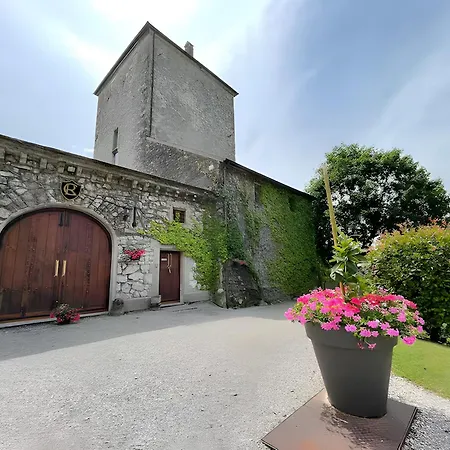 Chateau De La Rive Romantique