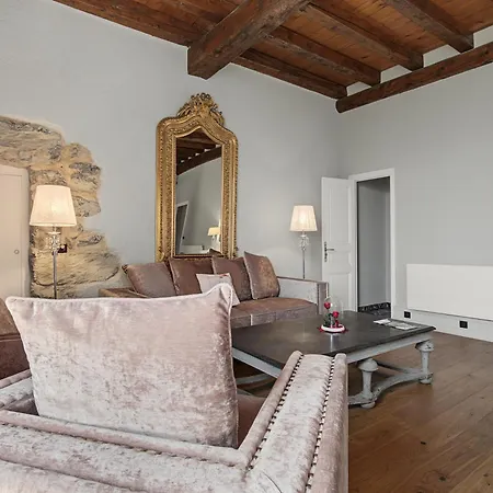 Chateau De La Rive Romantique Oda ve Kahvaltı 3*
