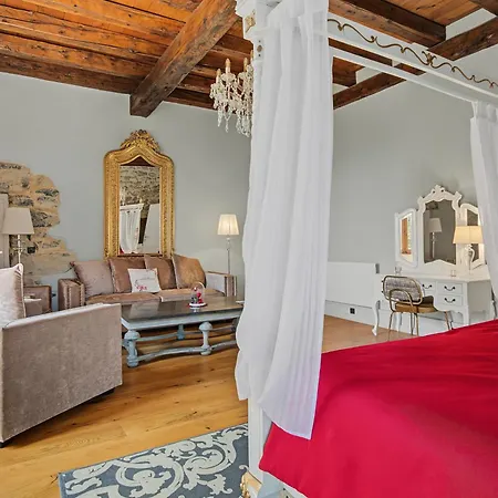Oda ve Kahvaltı Chateau De La Rive Romantique